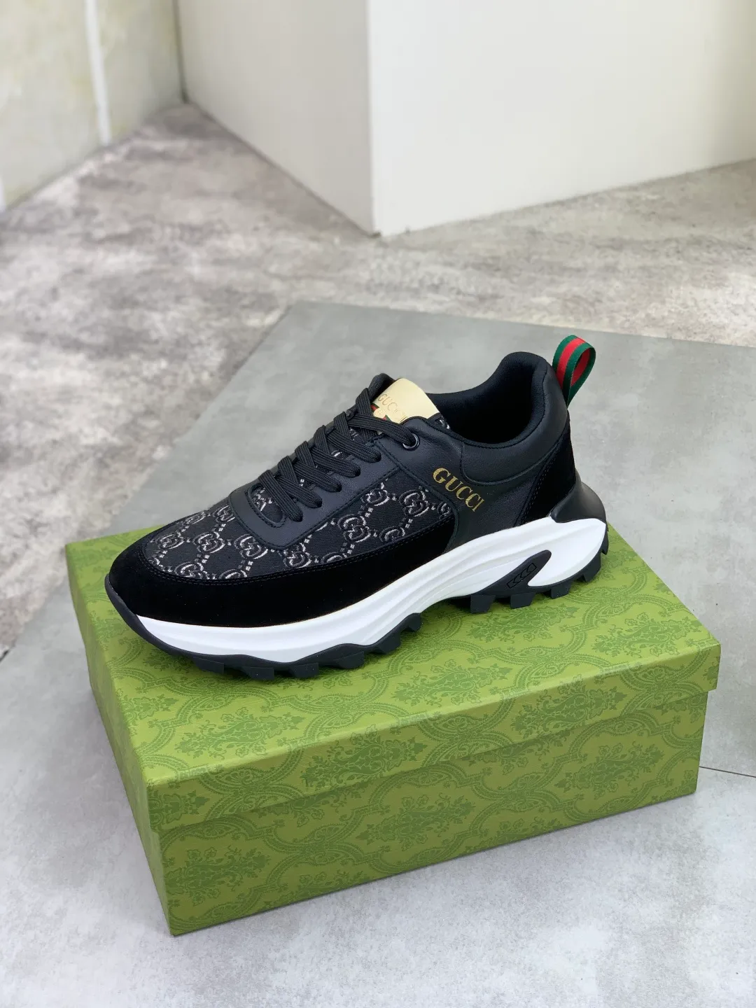 Men's shoes 💰P440💰[New model] (GUCCI) official website's latest 🎁🎁casual and fashionable men's shoes👟, hot style💥 style is simple and elegant, exclusive for trendy men. Unique official website's latest brand double G element 👑Gucci original style Decoration, fashionable and generous, made of original frosted calfskin ✅ fully imported first-layer pigskin lining, the official website specifies wear-resistant, lightweight original rubber casual outsole, classic model taken in real life 🎬38-44 (customized for 45) 4️⃣ colors available